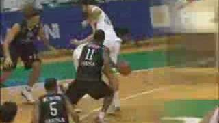 Qyntel Woods dunk