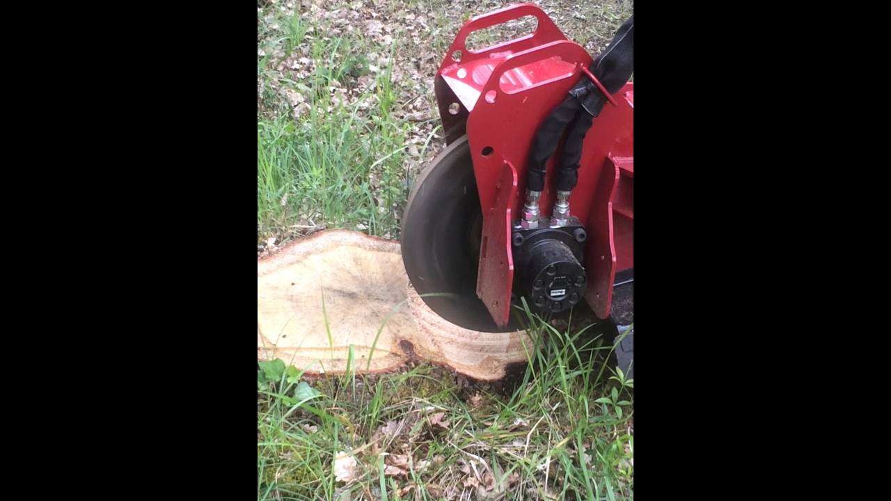 Rogneuse de Souches 26CV - TORO