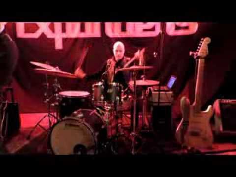 Expanders  "Still got the blues"