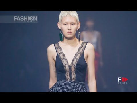 BALENCIAGA Spring 2018 Highlights Paris - Fashion Channel