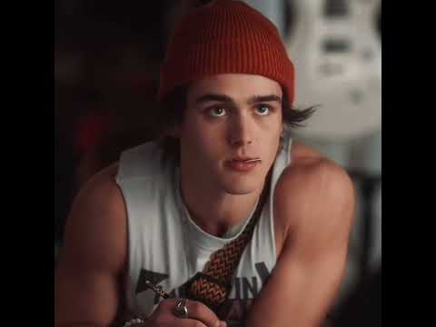 Luke is just too cute! 😅 #emotional #crush #shorts