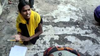 preview picture of video 'Jaffna - drawing on the roof.MPG'