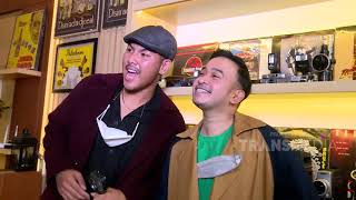 Download lagu HOUSE TOUR RUMAH KRISS HATTA SAMBIL LIAT KOLEKSI BARANG ANTIKNYA! | BROWNIS JALAN JALAN (23/1/21) P1 mp3