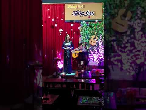 Thể hiện bởi Minh Oanh
