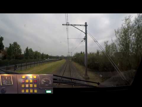 A train driver's view: Leiden CS - Utrecht CS, VIRM, 25-Oct-2016.