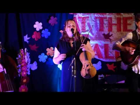 Jackie Oates & Band - The Housewife's Lament