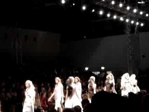 MARIELLA BURANI Fashion Show Spring-Summer 2009