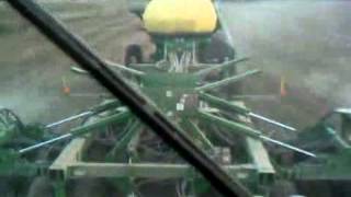 preview picture of video 'Drilling with John Deere airseeder with autosteer'