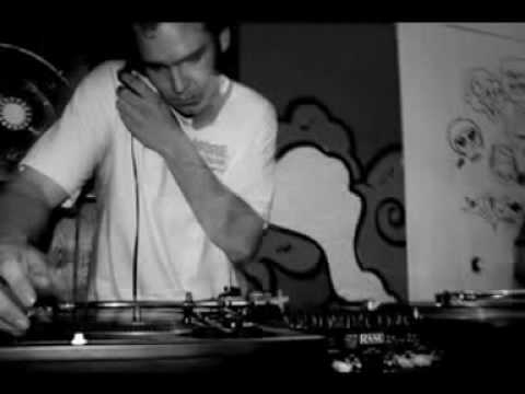 NEXT HYPE - DAYN Vs TEMPA T (CAPTAIN CRUNCH DUSBTEP MIX)