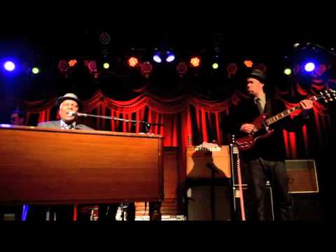 Soulive feat. Booker T. Jones, David Hidalgo & Shady Horns- Born Under A Bad Sign (Tue 3/12/13)