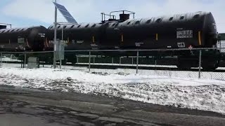 preview picture of video 'Crude oil tank cars in Boucherville'