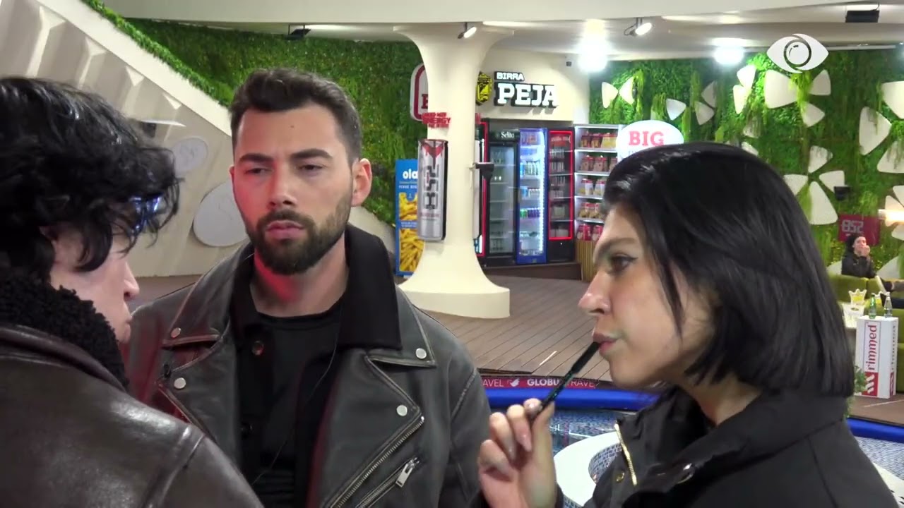 “Nuk më ndikon dot”/ Lore vijon bisedën me Angelon dhe Malin në oborr