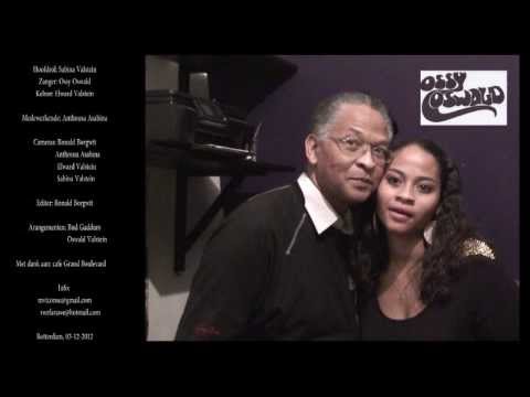 Zij kijkt mij aan !!