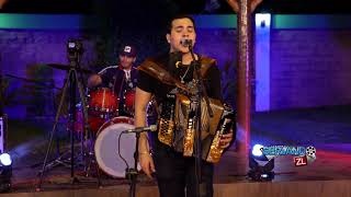 El Doctor (En Vivo) Lyrics English Translation