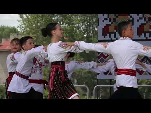 Ansamblul Draghistenii - "În Lumea Surprizelor"