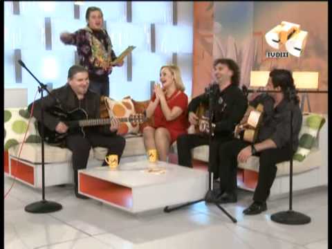 UN AMOR - Rico Sanchez