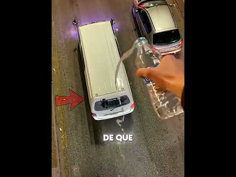 El hombre calculó el momento perfecto 🚗