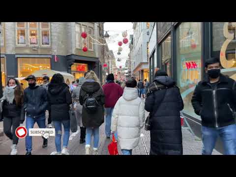 Shopping day in winkel centrum Den haag Nederland