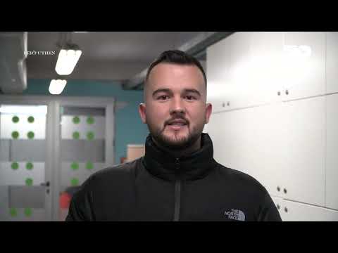 Romaldo e nisi me këmbë ters, ja kë fton në takim… - Për’puthen prapaskena