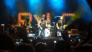 Rulo y la contrabanda y Kutxi Romero (Marea) - Divididos -  Concierto 20º aniversario en Torrelavega