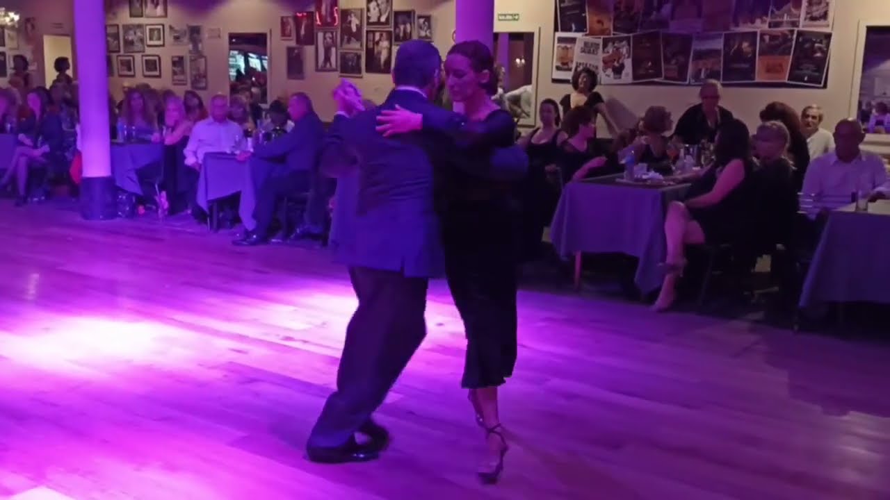 Video thumbnail for Juan Amaya y Valentina Garnier en milonga Yira Yira. Viernes 21 de Octubre 2022