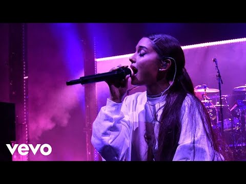 Videoclip de sweetener (live) — Ariana Grande
