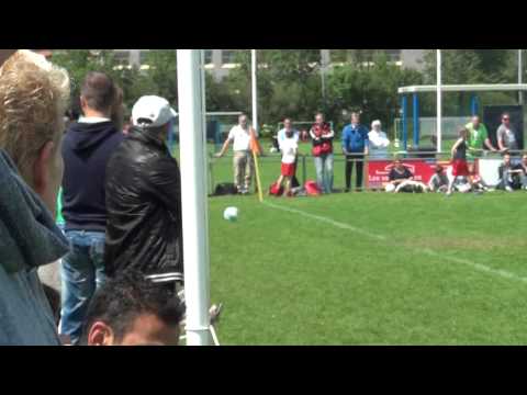 Int. toernooi Nieuweschoot: vv Heerenveen E1 - De Foresters E1 finale