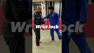 Wrist lock #shorts #selfdefense #bjj #jiujitsu #combat #martialarts #Wrist lock