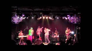 Um Frevo Novo   /   Moreno +  6  ( Novos Naniwanos)