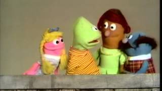 Classic Sesame Street - Mother's Song/Children's Song
