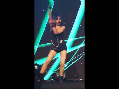 RESET cover TWICE - "FANCY" FANCAM (JOM as MOMO) KBEE2019 190608
