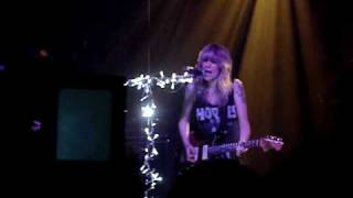 Ladyhawke - Another Runaway (live 16th Sept 2009 NYC)