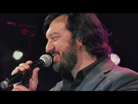 Richard Sterban makes his way back to the opry stage! ￼ “Introduction only” #oakridgeboys