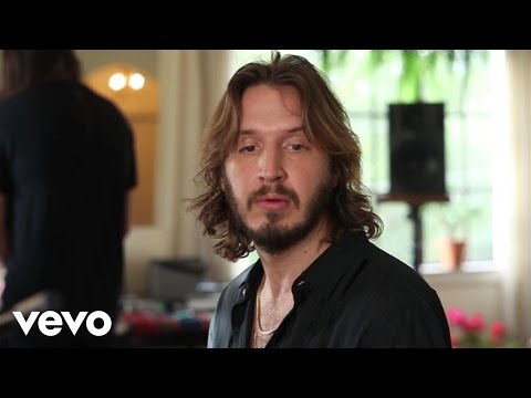 Emile Haynie - Falling Apart (Live From Chateau Marmont) ft. Andrew Wyatt, Brian Wilson
