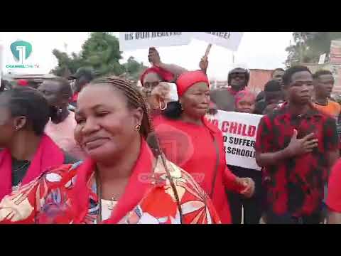 Traffic Chaos on Dome-Kwabenya Road as Demonstrators Take Over Roadway