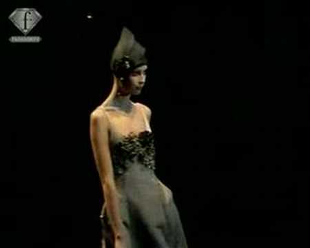 fashiontv | FTV.com - GIORGIO ARMANI HAUTE COUTURE 2005