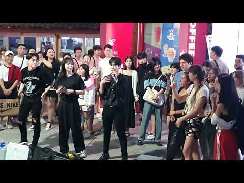 [STREET ARTIST] YU KAGAWA, HYOJIN & YOUNGWON. INTERACTIVE HONGDAE BUSKING. 230712.