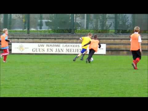 2011-11-05 Internos D3-HSC'28 D1 werd 6-0.wmv