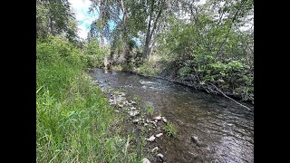 3 bedroom 2 ½ bath 1504 sq/ft home setting on Beech Creek in Mt. Vernon, Or 97865