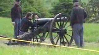 preview picture of video 'Living History: Cannon Fire'