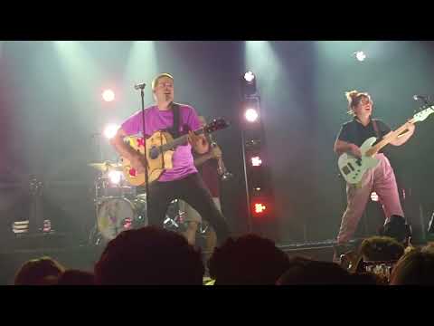 EN PEU DE GUERRA-CONCIERTO ELS CATARRES en RAZZMATAZZ (BARCELONA )31-5-25