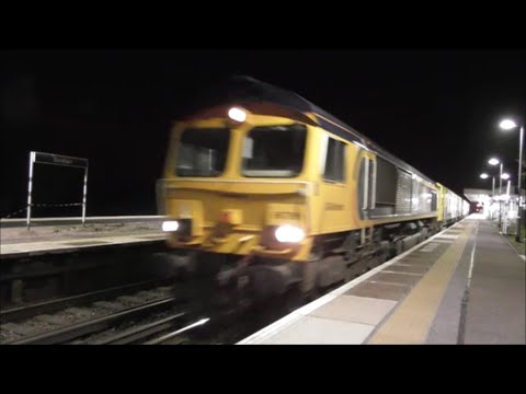 66706 & 66738 + DR79601 (6X69 Brockenhurst-Tonbridge) @ Barnham - 14/2/20