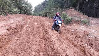 preview picture of video 'OffRoad Salah satu jalan Di Kab.Sintang Kalimantan Barat'