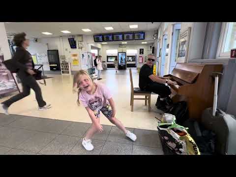 8 Year Old Girl Hears Boogie Woogie For The First Time