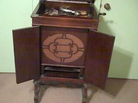 THE COTTON PICKERS TOMMY AND JIMMY DORSEY - RAMPART STREET BLUES - ROARING 20'S.MP4