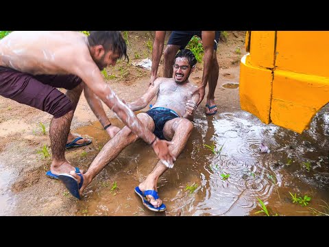 Amit Ko Mitti Me Patak Diya🤣 | Barish Me Naha Liye Sab