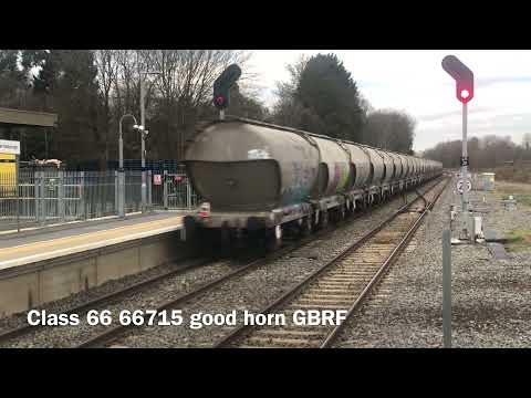 Market harborough railway station station 66 66715 good horns  37s 37521 37688 15/12/21 30/12/21
