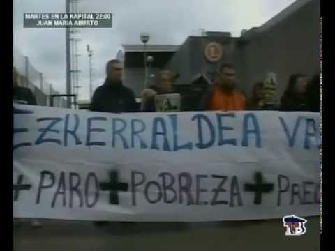 Concentracion coincidiendo con la apertura de un gimnasio para personas sin techo en Barakaldo  Tele
