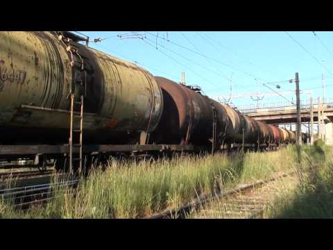 Tren de marfa a GFR tras de 40-723-3 intra in statia Suceava