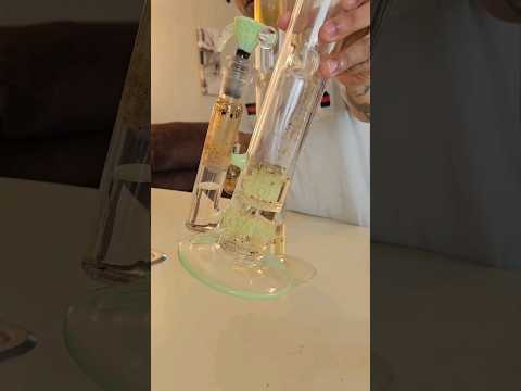 HOW TO CLEAN YOUR BONG/RIG IN 60S #howto #bong #cleaning